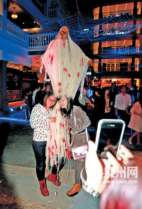 狂歡夜中的驚悚“死神”