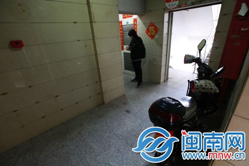 林女士在家門(mén)口停電動(dòng)車時(shí)，遭遇歹徒襲擊