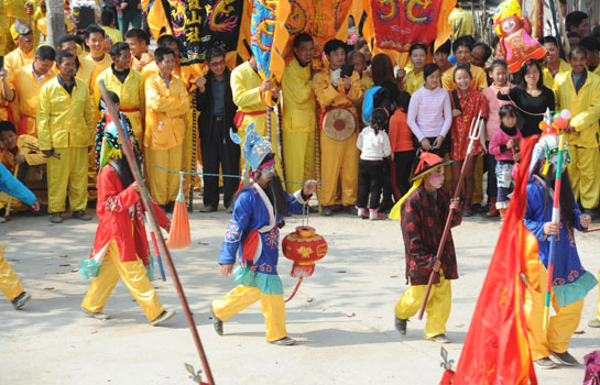 Ȫ���´����׻�ӣ���Ϫӭ�P��Ѳ�� �����ν��