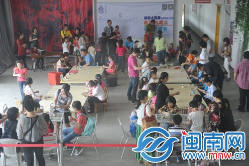 兩個(gè)小時(shí)的手工活動(dòng)很熱鬧