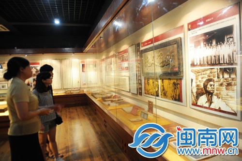 在黎大設有專門的陳列館,讓學生們學習這位僑界領袖